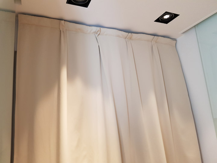 Isolants phoniques : bientôt des rideaux anti-bruit connectés pour